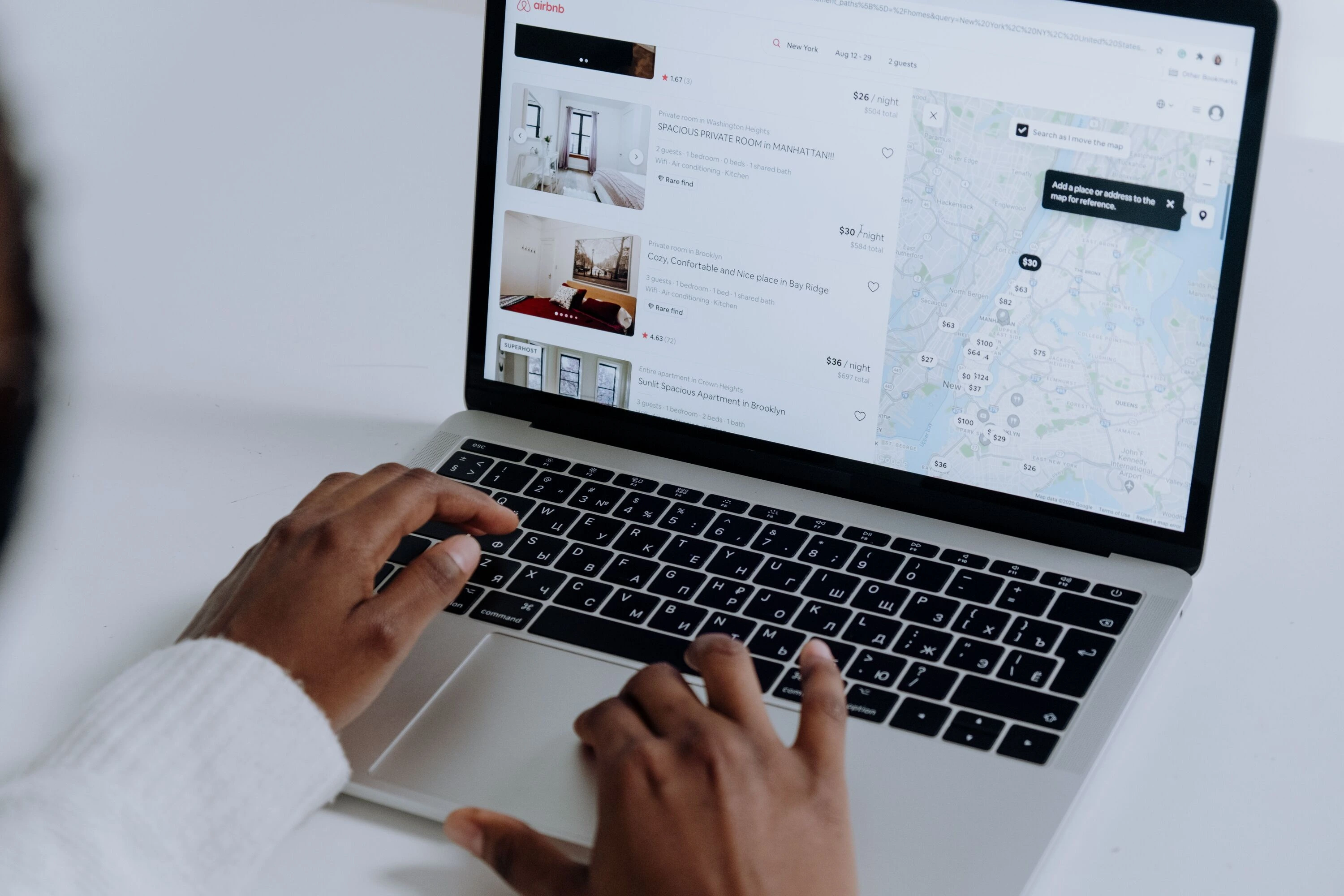 Réserver son voyage en ligne : entre doutes et derniers ajustements